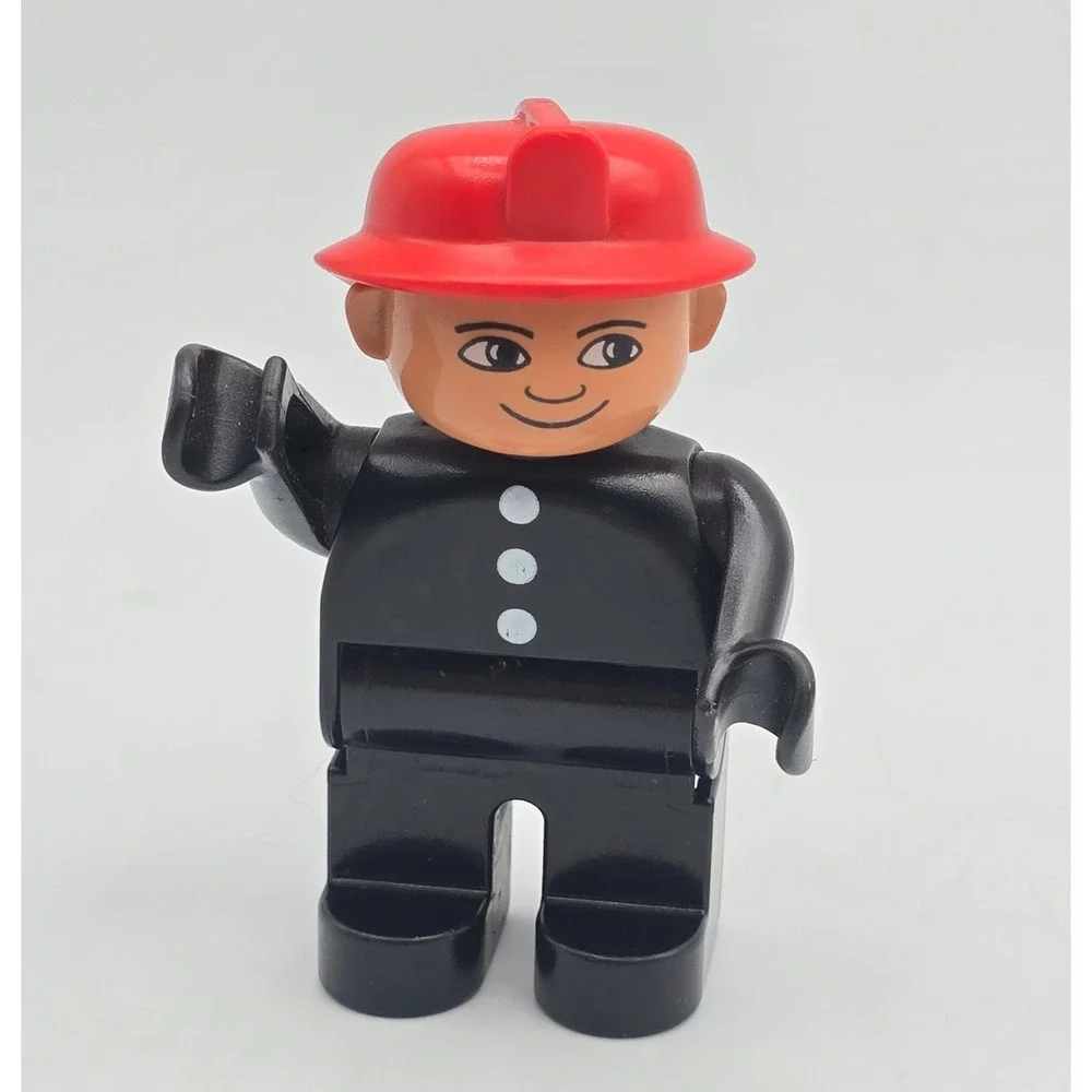 Lego Duplo Firefighter Fire Chief Fireman Firetruck 2.5